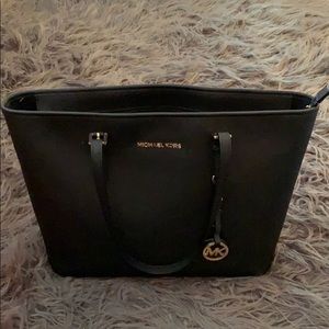 Michael Kors Jet Set Travel Medium Carryall Tote